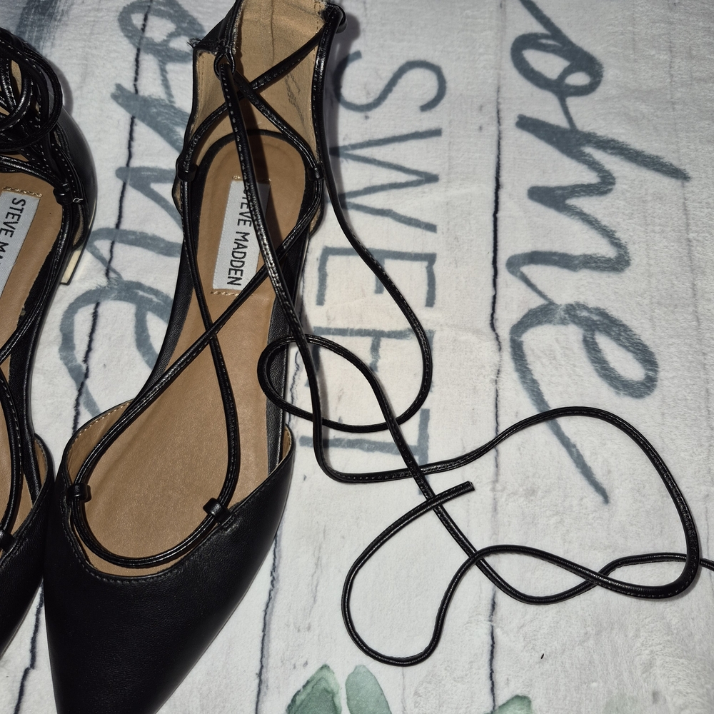Steve Madden Black Pointed Toe Lace-Up Flats - Picture 2 of 3